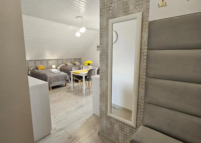 Δωμάτια σε οικογενειακή κατοικία Goscinne Pod Lipami *